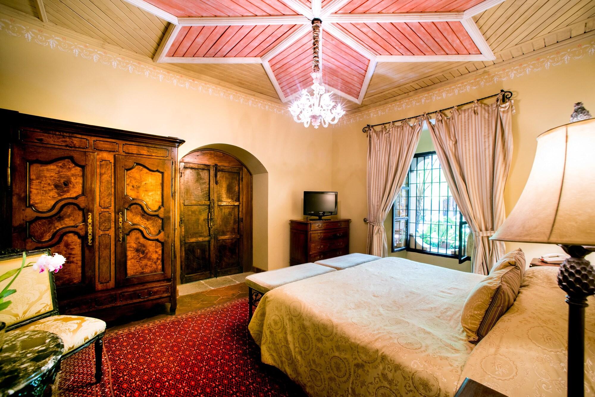 Hotel Palacio De Dona Leonor Antigua Екстериор снимка