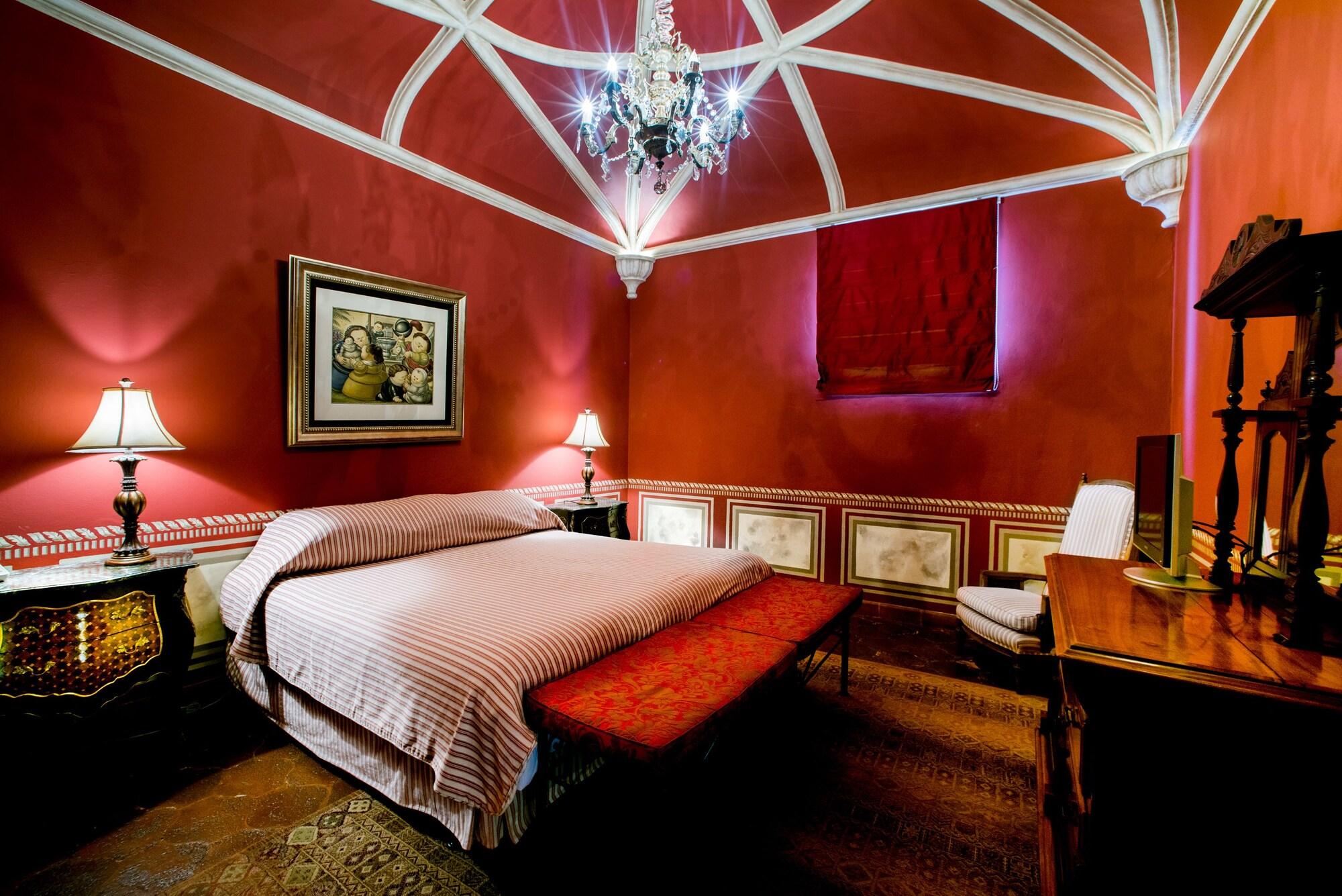 Hotel Palacio De Dona Leonor Antigua Екстериор снимка