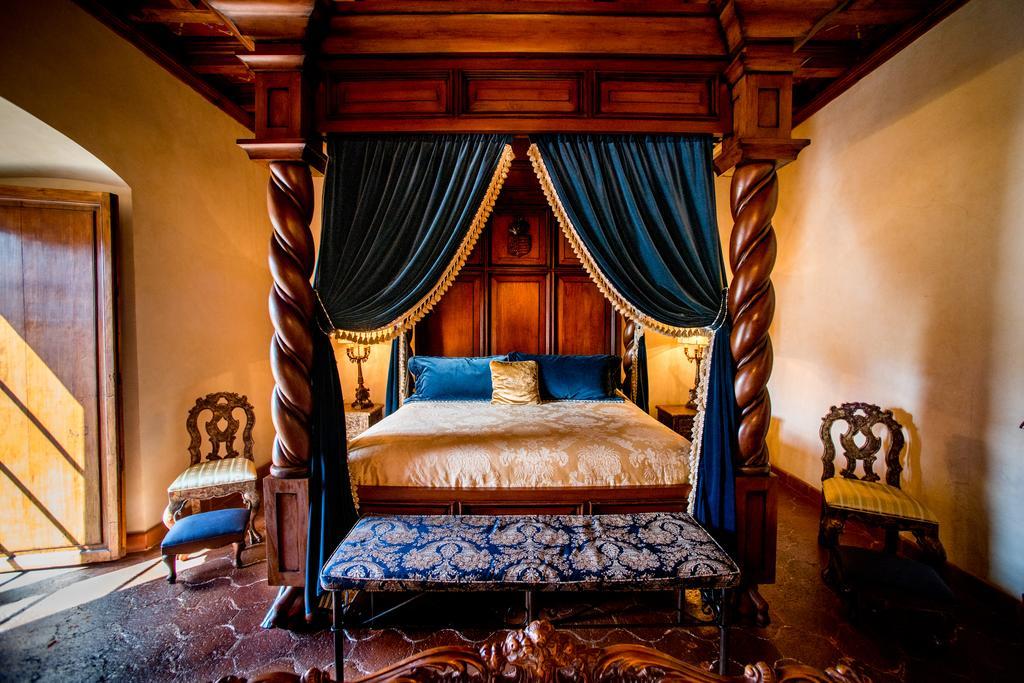 Hotel Palacio De Dona Leonor Antigua Екстериор снимка