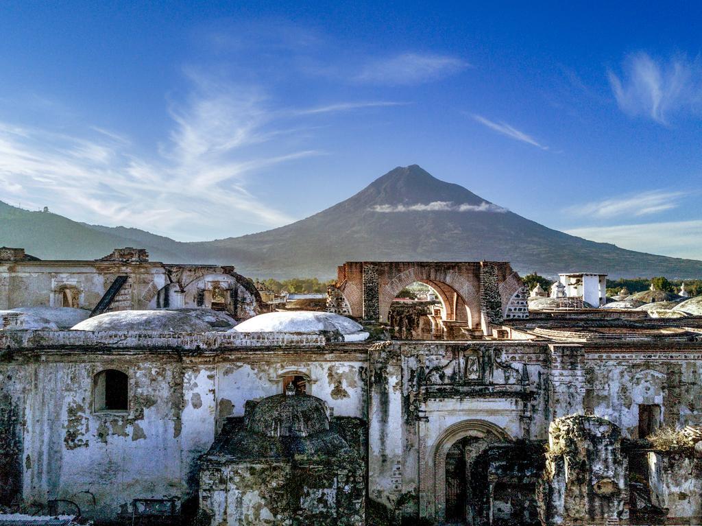 Hotel Palacio De Dona Leonor Antigua Екстериор снимка