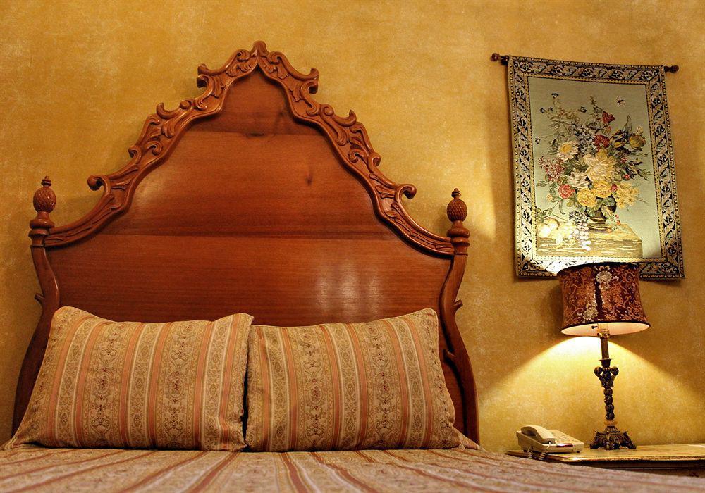 Hotel Palacio De Dona Leonor Antigua Екстериор снимка